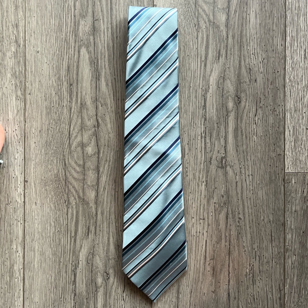 Geoffrey Beene Men’s Neck Tie Horizontal Stripe Blue Silk Workwear Dressy Formal